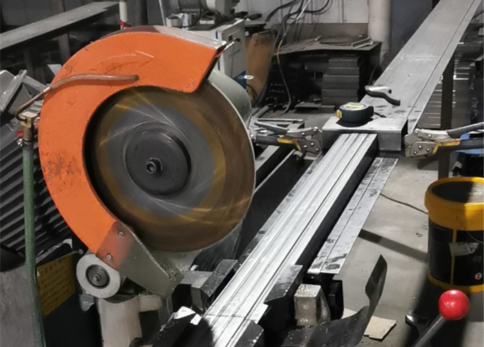 切割完畢，全程無(wú)火星產(chǎn)生